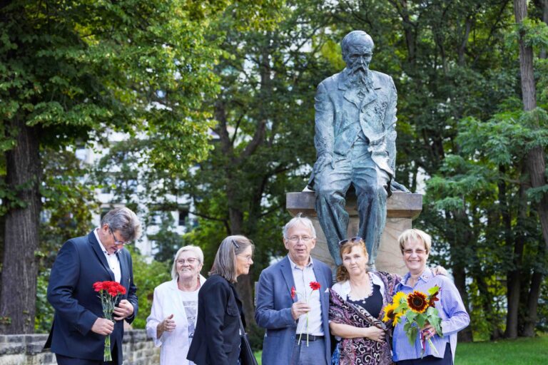 В Дрездене освятили памятник Фёдору Достоевскому у православного храма